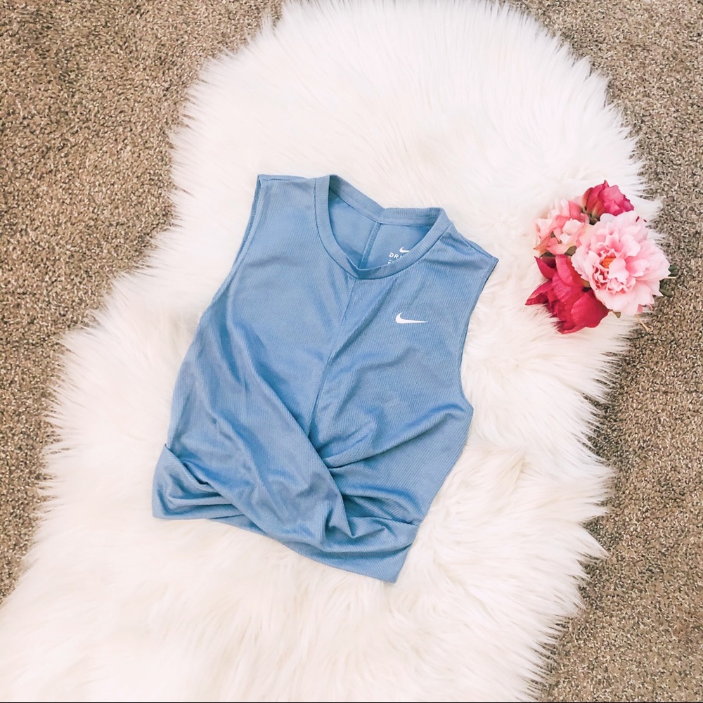 Nike crop top size XS